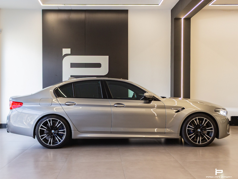 Foto do veículo BMW M5 4.4 V8 TWIN POWER M XDRIVE STEPTRONIC 2020 52.300 KM 490.000,00
