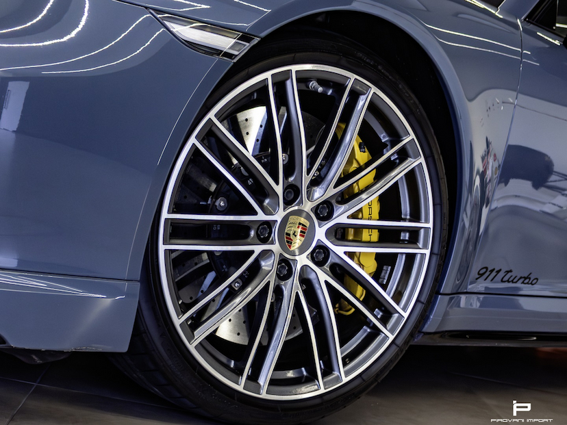 Foto do veículo PORSCHE 911 3.8 24V H6 GASOLINA TURBO PDK 2017 23.500 KM 989.000,00