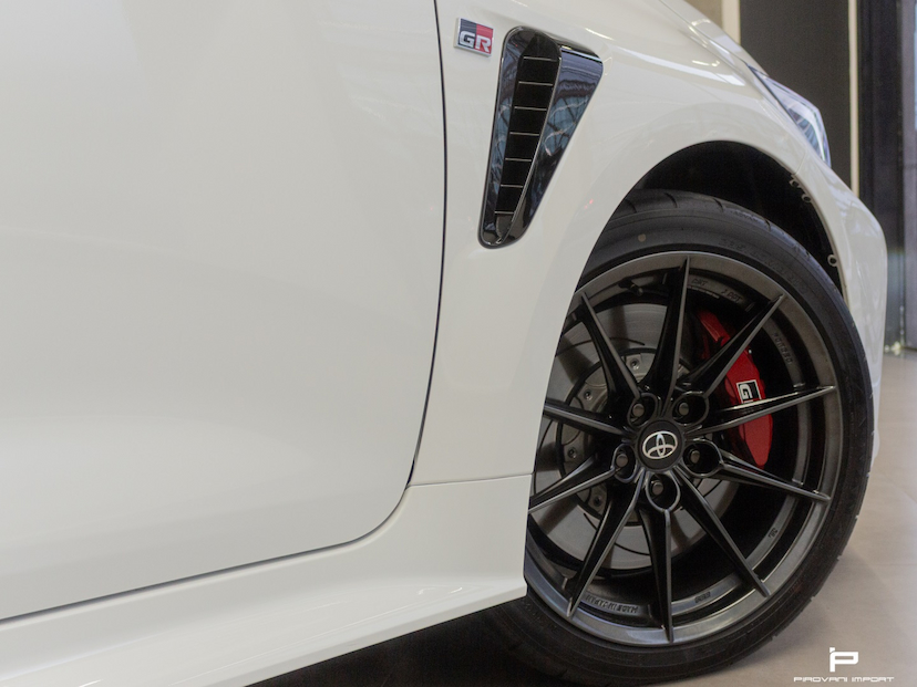 Foto do veículo TOYOTA GR COROLLA 1.6 TURBO GASOLINA CIRCUIT GR-FOUR MANUAL 2024 5.000 KM 299.900,00