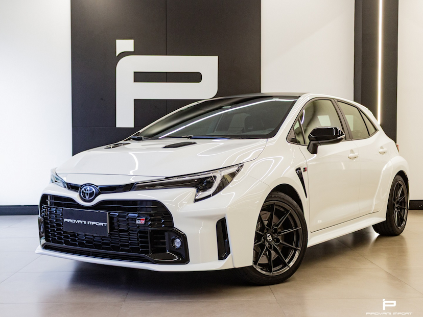 Foto do veículo TOYOTA GR COROLLA 1.6 TURBO GASOLINA CIRCUIT GR-FOUR MANUAL 2024 5.000 KM 299.900,00