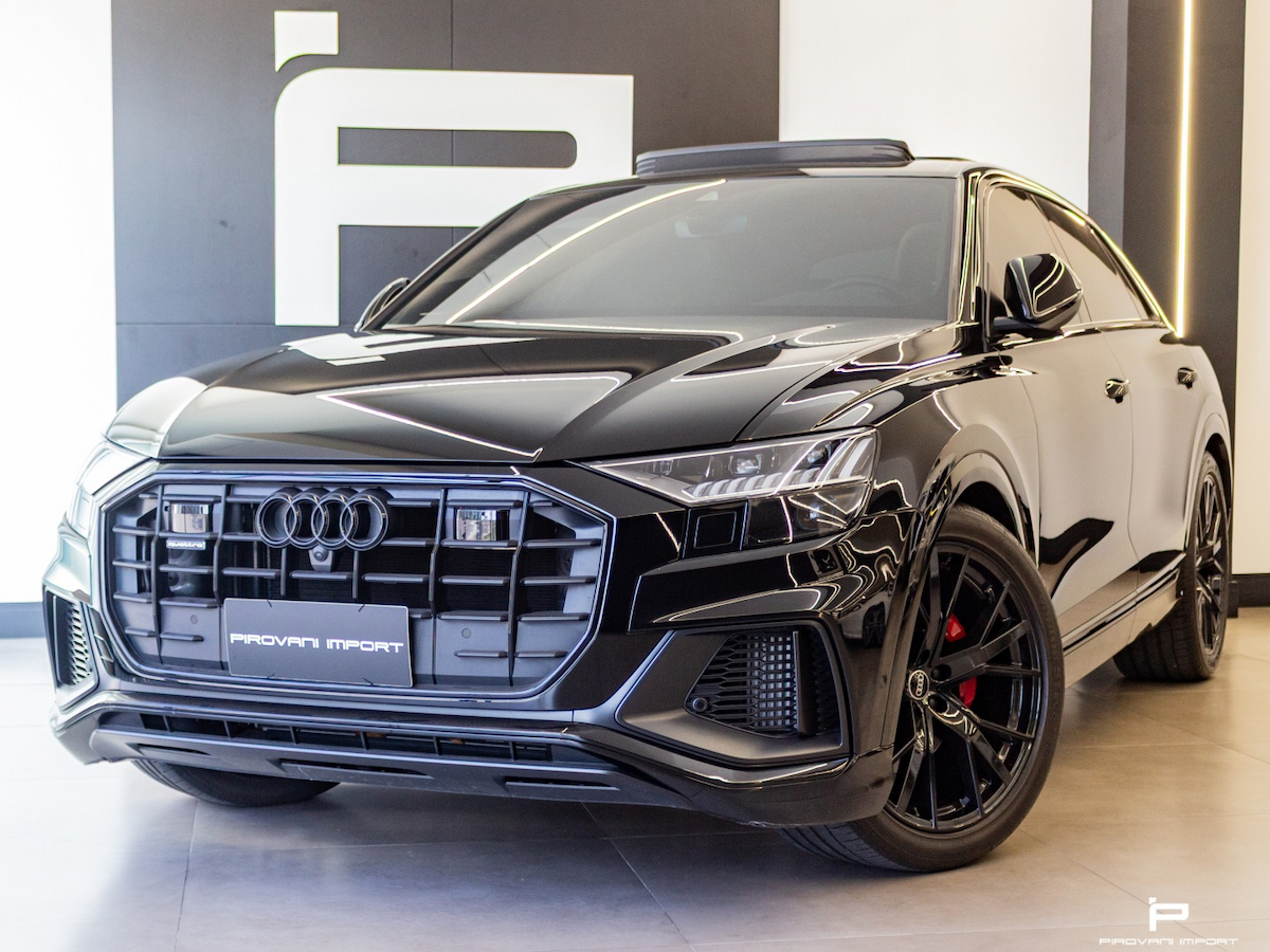 Foto do veículo AUDI Q8 3.0 TFSI GASOLINA PERFORMANCE BLACK QUATTRO TIPTRONIC 2021/2022 8.000 KM R$ 459.000,00