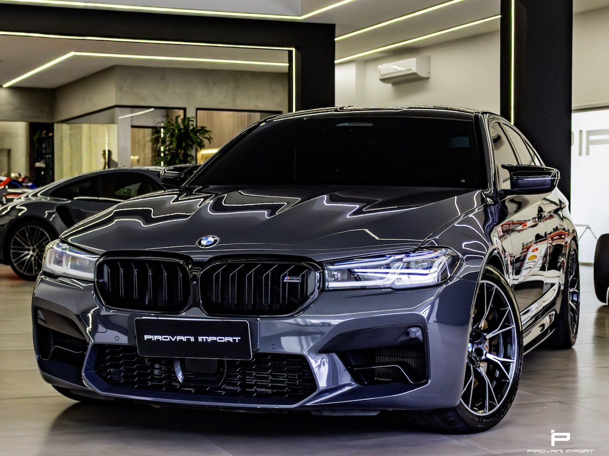 Foto do veículo BMW M5 4.4 V8 TWINPOWER GASOLINA COMPETITION M XDRIVE STEPTRONIC 2021/2022 15.855 KM R$ 730.000,00