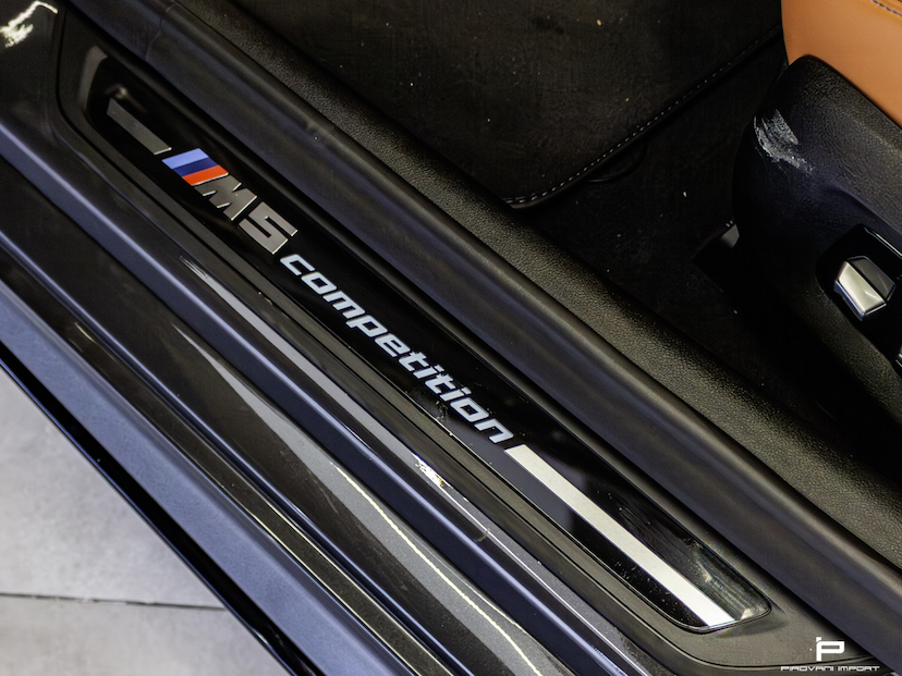 Foto do veículo BMW M5 4.4 V8 TWINPOWER GASOLINA COMPETITION M XDRIVE STEPTRONIC 2022 15.855 KM 730.000,00