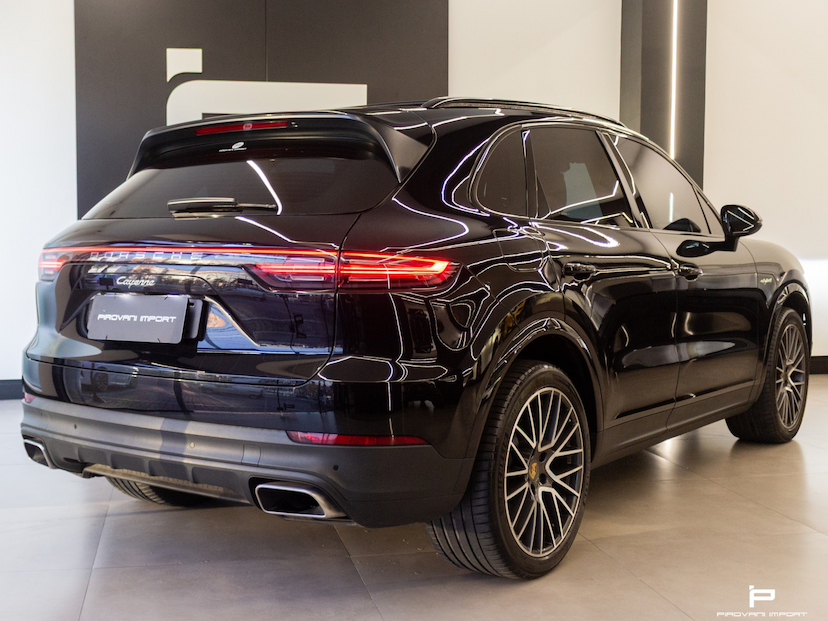 Foto do veículo PORSCHE CAYENNE 3.0 V6 E-HYBRID AWD TIPTRONIC S 2020 87.000 KM 399.900,00