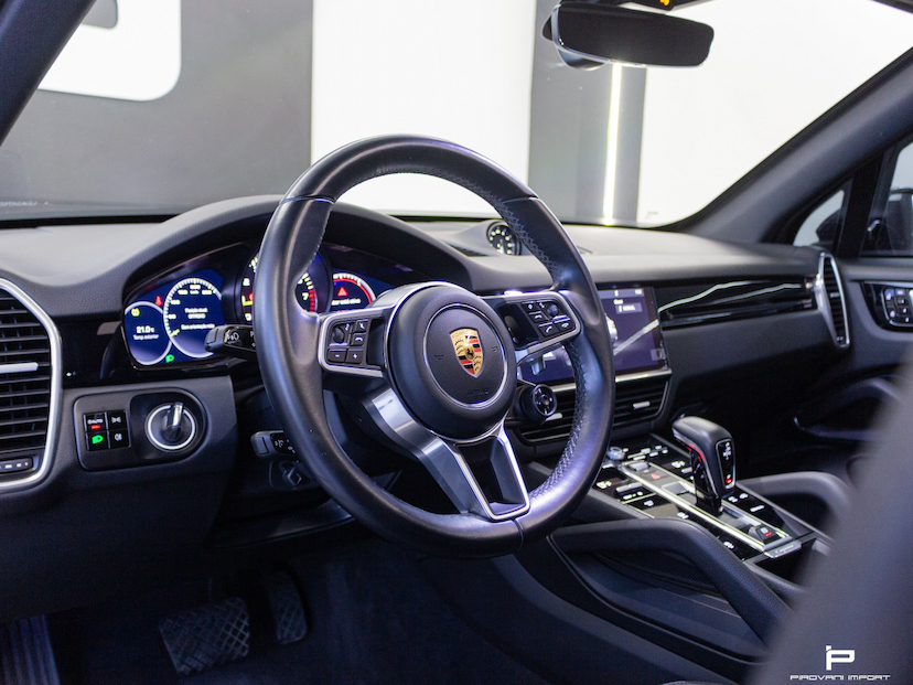 Foto do veículo PORSCHE CAYENNE 3.0 V6 E-HYBRID AWD TIPTRONIC S 2020 87.000 KM 399.900,00