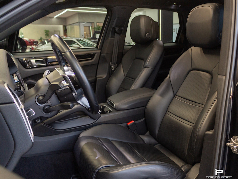 Foto do veículo PORSCHE CAYENNE 3.0 V6 E-HYBRID AWD TIPTRONIC S 2020 87.000 KM 399.900,00