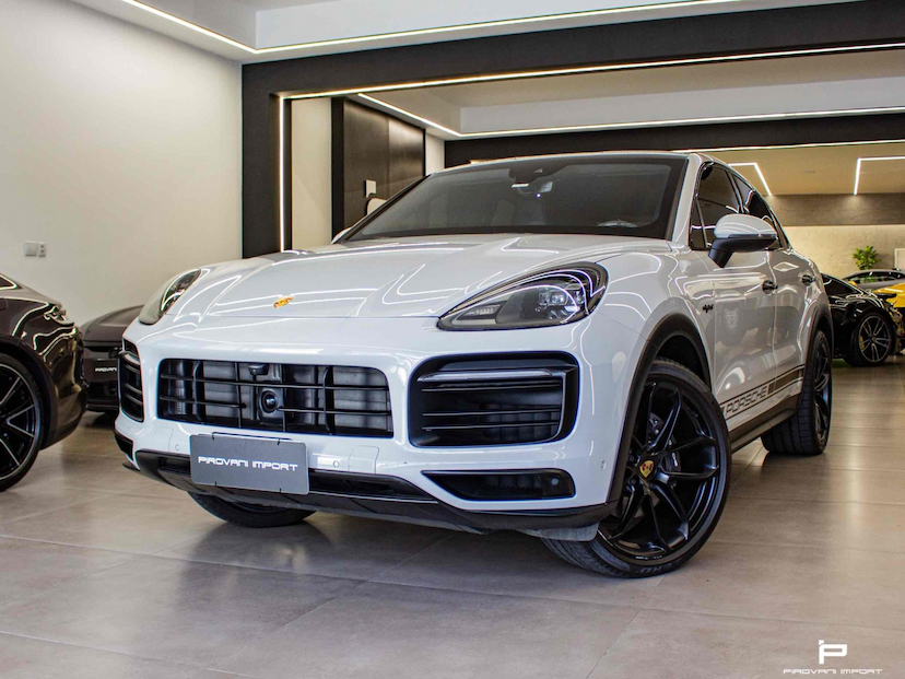 Foto do veículo PORSCHE CAYENNE 3.0 V6 E-HYBRID PLATINUM EDITION AWD TIPTRONIC S 2023 16.000 KM 730.000,00