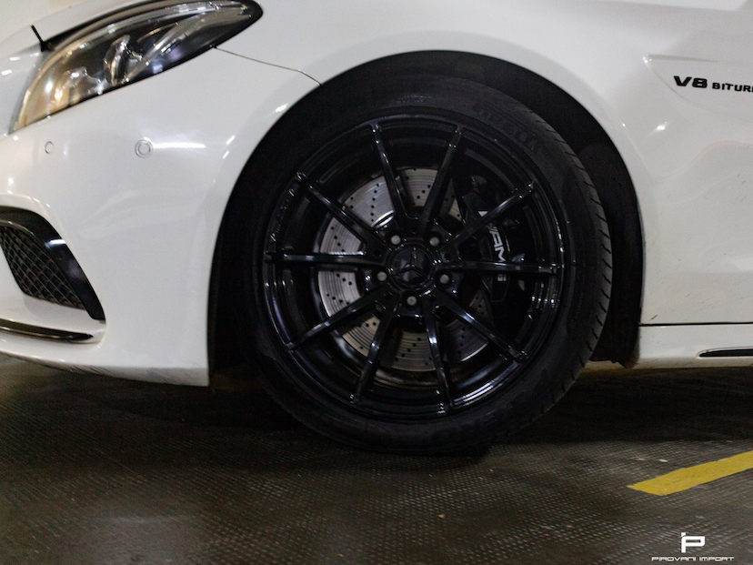 Foto do veículo MERCEDES-BENZ C 63 AMG 4.0 V8 TURBO GASOLINA SEDAN 4P AUTOMÁTICO 2016 52.848 KM 350.000,00