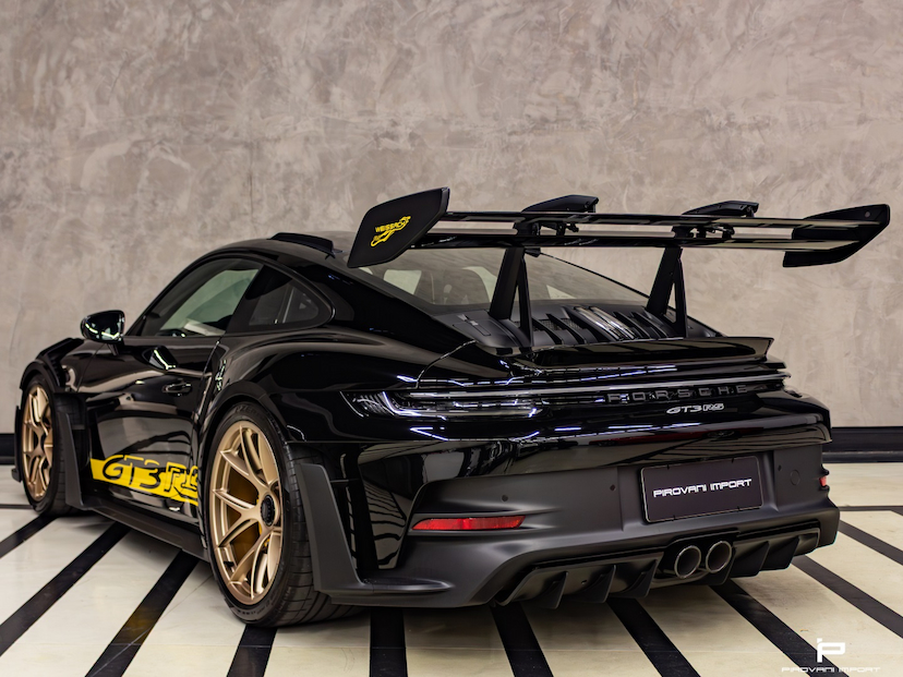 Foto do veículo PORSCHE 911 4.0 24V H6 GASOLINA GT3 RS PDK 2023 14.500 KM 3.100.000,00