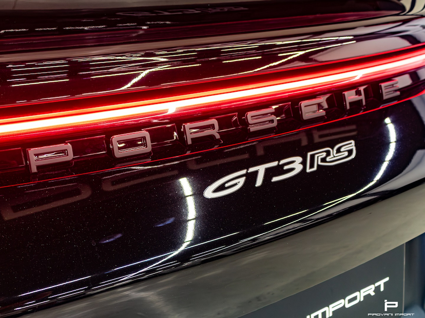 Foto do veículo PORSCHE 911 4.0 24V H6 GASOLINA GT3 RS PDK 2023 14.500 KM 3.100.000,00