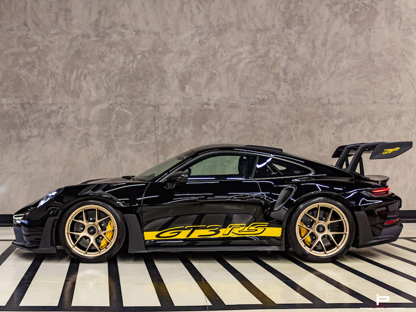 Foto do veículo PORSCHE 911 4.0 24V H6 GASOLINA GT3 RS PDK 2023 14.500 KM 3.100.000,00