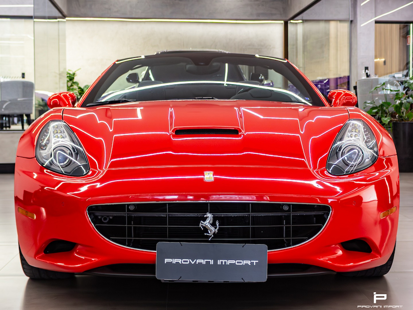 Foto do veículo FERRARI CALIFORNIA 4.3 GT CONVERSÍVEL V8 32V GASOLINA 2P MANUAL AUTOMATIZADO 2010 21.000 KM 1.350.000,00