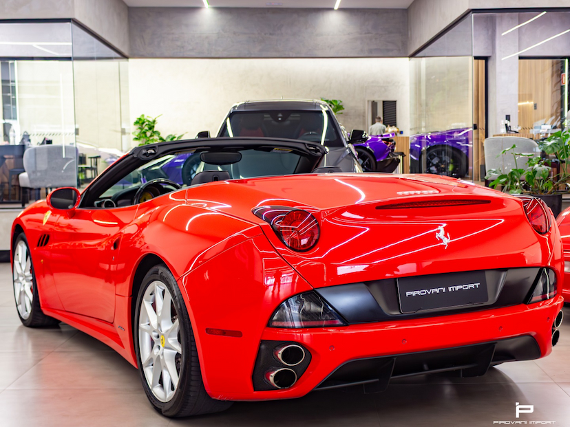 Foto do veículo FERRARI CALIFORNIA 4.3 GT CONVERSÍVEL V8 32V GASOLINA 2P MANUAL AUTOMATIZADO 2010 21.000 KM 1.350.000,00