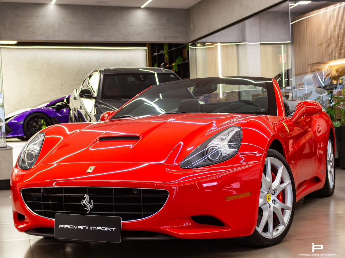 Foto do veículo FERRARI CALIFORNIA 4.3 GT CONVERSÍVEL V8 32V GASOLINA 2P MANUAL AUTOMATIZADO 2009/2010 21.000 KM R$ 1.650.000,00
