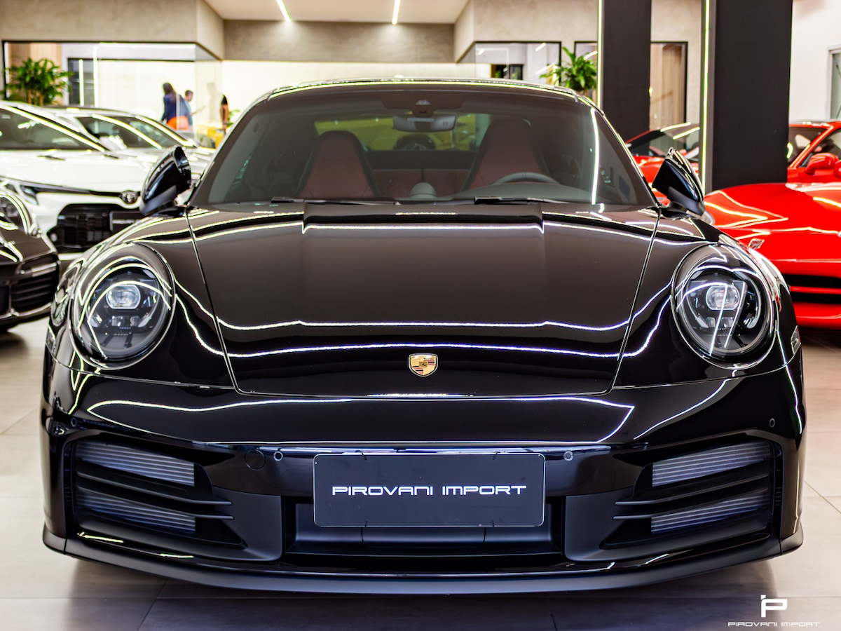 Foto do veículo PORSCHE 911 3.0 24V H6 GASOLINA CARRERA PDK 2024/2025 1.000 KM R$ 1.290.000,00