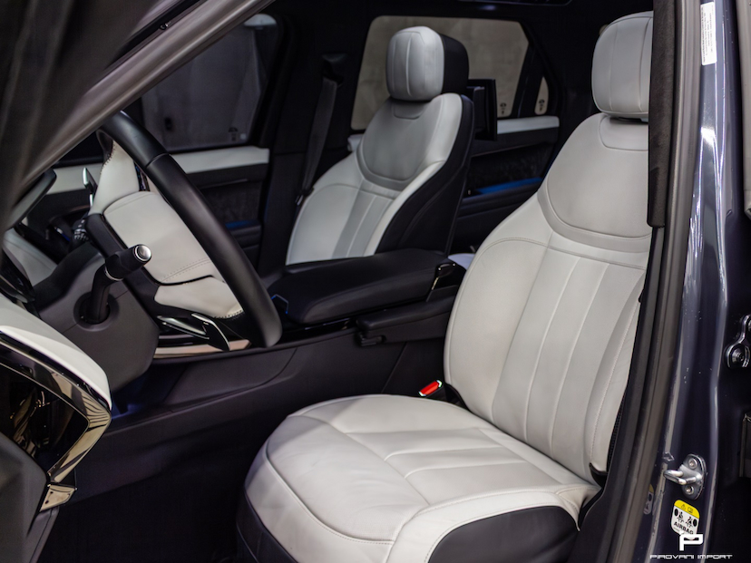 Foto do veículo LAND ROVER RANGE ROVER SPORT 4.4 P530 GASOLINA FIRST EDITION AWD AUTOMÁTICO 2023 11.000 KM 930.000,00