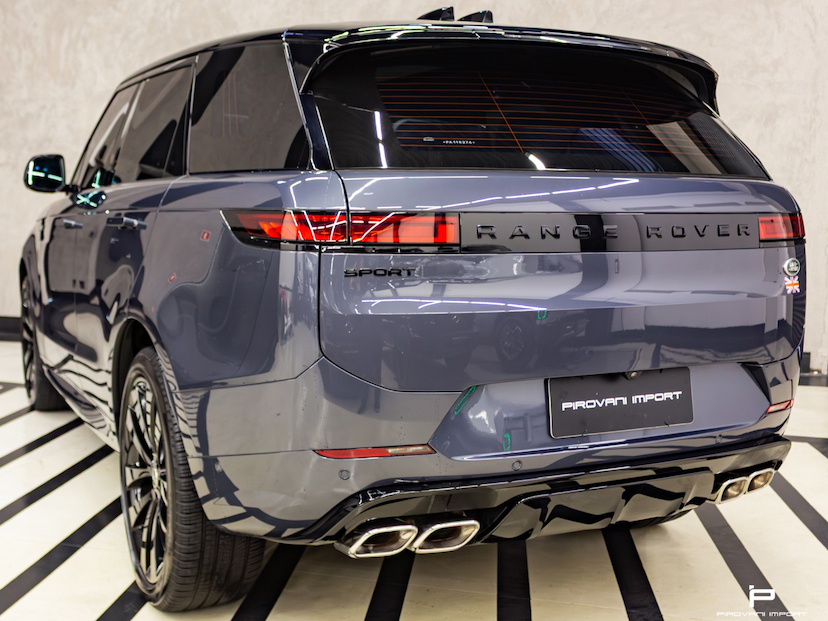 Foto do veículo LAND ROVER RANGE ROVER SPORT 4.4 P530 GASOLINA FIRST EDITION AWD AUTOMÁTICO 2023 11.000 KM 930.000,00