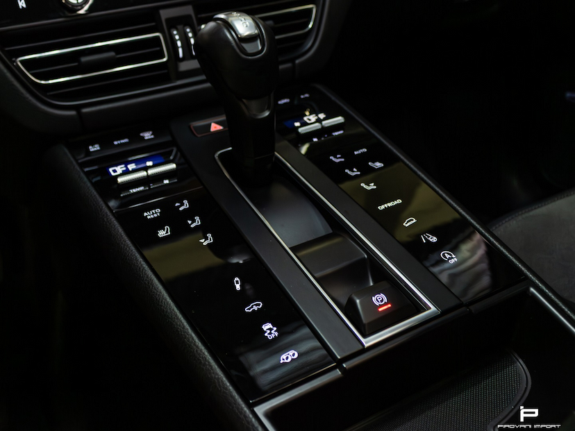 Foto do veículo PORSCHE MACAN 2.9 V6 BITURBO GASOLINA GTS PDK 2023 14.000 KM 679.900,00