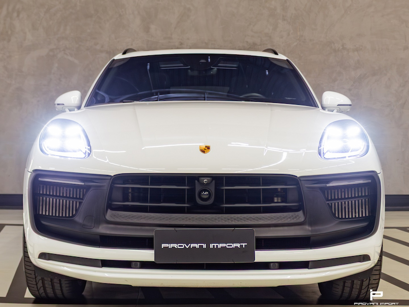 Foto do veículo PORSCHE MACAN 2.9 V6 BITURBO GASOLINA GTS PDK 2023 14.000 KM 679.900,00