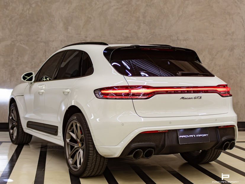 Foto do veículo PORSCHE MACAN 2.9 V6 BITURBO GASOLINA GTS PDK 2023 14.000 KM 679.900,00