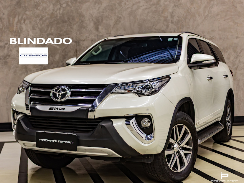 Foto do veículo TOYOTA HILUX 2.8 SRX 4X4 CD 16V DIESEL 4P AUTOMÁTICO 2017 139.000 KM 219.900,00