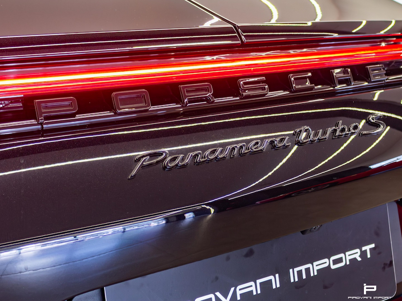 Foto do veículo PORSCHE PANAMERA 4.0 V8 E-HYBRID TURBO S PDK 2022 10.000 KM 880.000,00