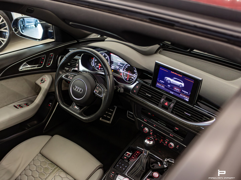 Foto do veículo AUDI RS6 4.0 AVANT V8 32V BI-TURBO GASOLINA 4P TIPTRONIC 2018 40.000 KM 459.000,00