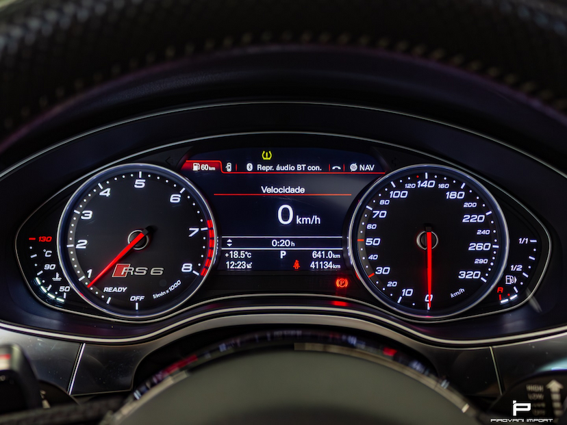 Foto do veículo AUDI RS6 4.0 AVANT V8 32V BI-TURBO GASOLINA 4P TIPTRONIC 2018 40.000 KM 459.000,00
