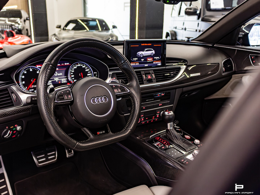 Foto do veículo AUDI RS6 4.0 AVANT V8 32V BI-TURBO GASOLINA 4P TIPTRONIC 2018 40.000 KM 459.000,00