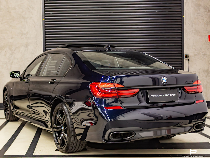 Foto do veículo BMW 750LI 4.4 V8 32V GASOLINA 4P AUTOMÁTICO 2017 58.000 KM 289.000,00