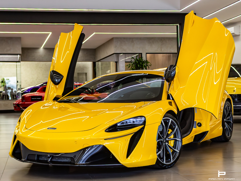 Foto do veículo MCLAREN ARTURA 3.0 V6 BITURBO HYBRID SSG 2023 4.000 KM 0,00
