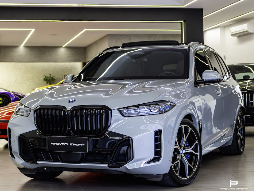 Foto do veículo BMW X5 3.0 I6 TURBO HÍBRIDO XDRIVE50E M SPORT AUTOMÁTICO 2024 35.000 KM 739.900,00