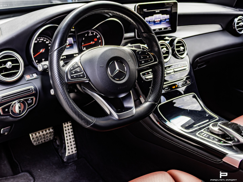 Foto do veículo MERCEDES-BENZ GLC 250 2.0 CGI GASOLINA COUPÉ 4MATIC 9G-TRONIC 2018 52.000 KM 265.000,00