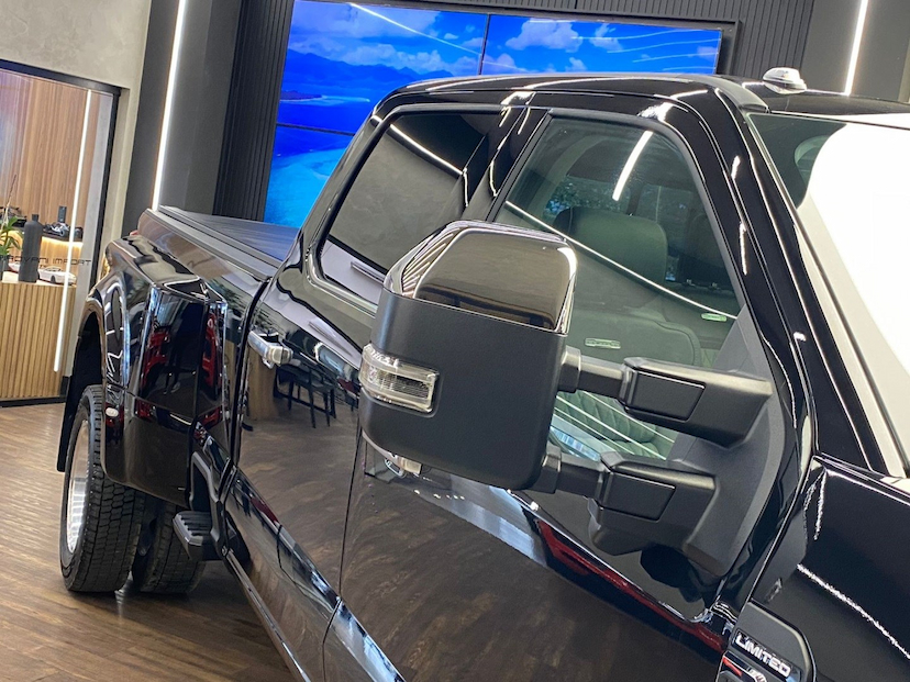 Foto do veículo FORD F-450 6.7 SUPER DUTY LIMITED BLACK V8 CD TURBO DIESEL AUTOMÁTICO 2024 2.000 KM 1.250.000,00
