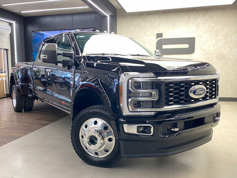 Foto do veículo FORD F-450 6.7 SUPER DUTY LIMITED BLACK V8 CD TURBO DIESEL AUTOMÁTICO 2024 2.000 KM 1.250.000,00