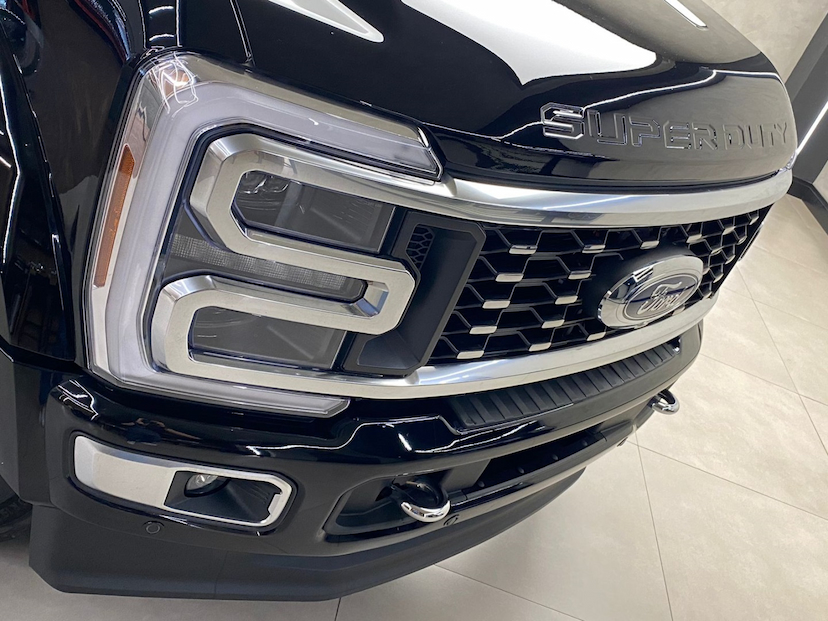 Foto do veículo FORD F-450 6.7 SUPER DUTY LIMITED BLACK V8 CD TURBO DIESEL AUTOMÁTICO 2024 2.000 KM 1.250.000,00