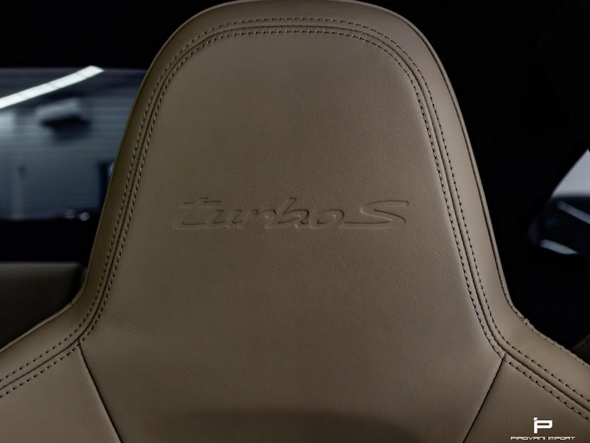 Foto do veículo PORSCHE 911 3.8 24V H6 GASOLINA TURBO S PDK 2023 1.000 KM 1.799.900,00