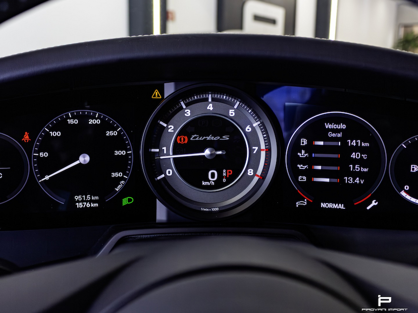 Foto do veículo PORSCHE 911 3.8 24V H6 GASOLINA TURBO S PDK 2023 1.000 KM 1.799.900,00