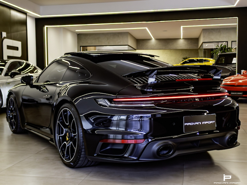 Foto do veículo PORSCHE 911 3.8 24V H6 GASOLINA TURBO S PDK 2023 1.000 KM 1.799.900,00