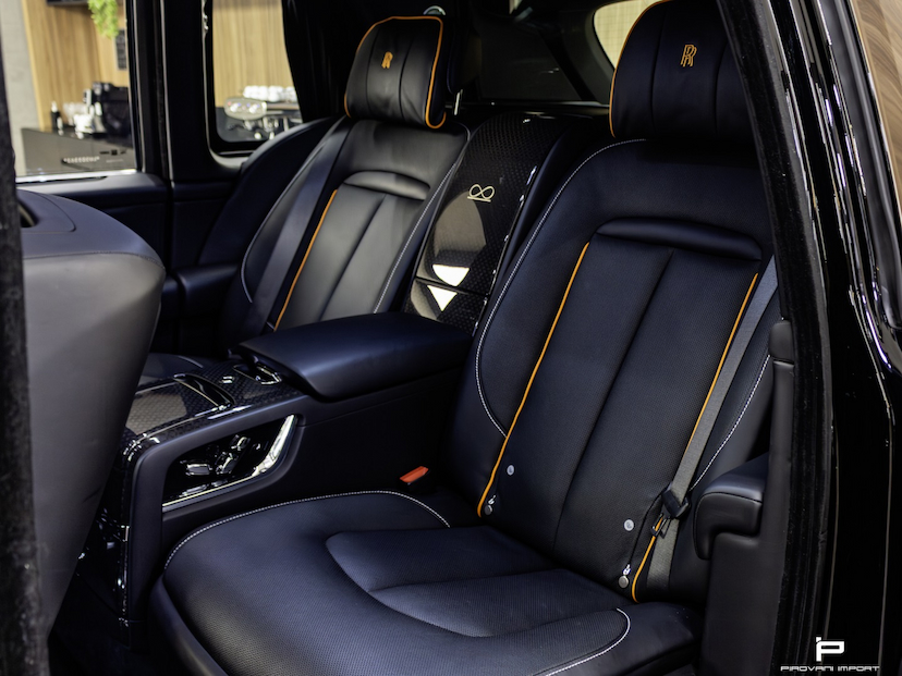 Foto do veículo ROLLS-ROYCE CULLINAN 6.7 V12 TURBO GASOLINA AUTOMÁTICO 2020 17.000 KM 0,00