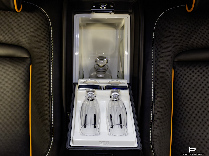 Foto do veículo ROLLS-ROYCE CULLINAN 6.7 V12 TURBO GASOLINA AUTOMÁTICO 2020 17.000 KM 0,00