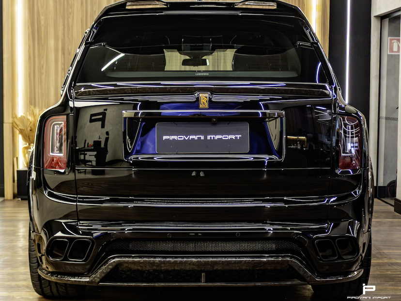 Foto do veículo ROLLS-ROYCE CULLINAN 6.7 V12 TURBO GASOLINA AUTOMÁTICO 2020 17.000 KM 0,00