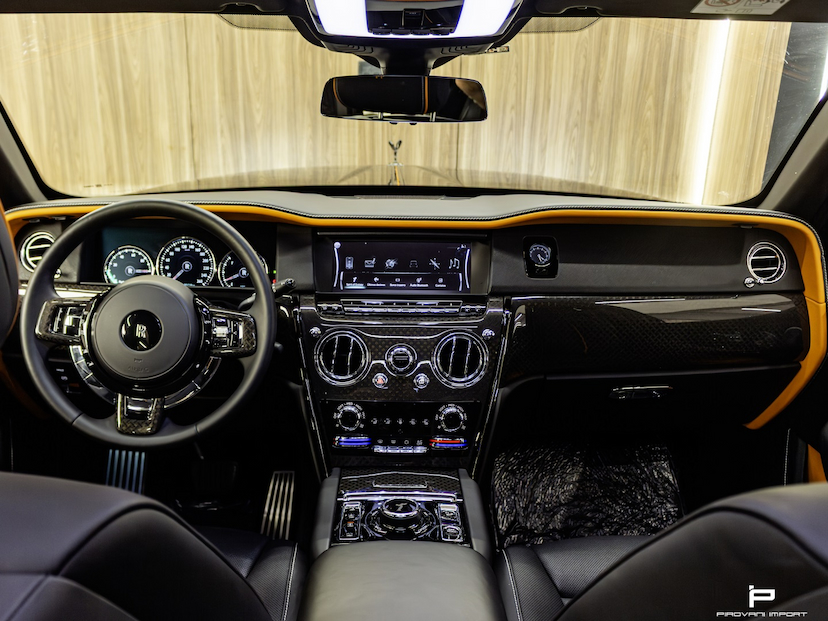 Foto do veículo ROLLS-ROYCE CULLINAN 6.7 V12 TURBO GASOLINA AUTOMÁTICO 2020 17.000 KM 0,00