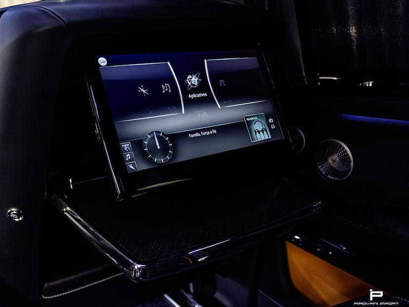 Foto do veículo ROLLS-ROYCE CULLINAN 6.7 V12 TURBO GASOLINA AUTOMÁTICO 2020 17.000 KM 0,00
