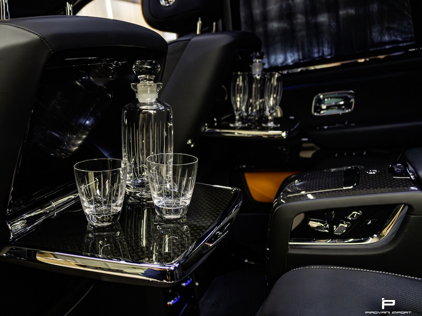 Foto do veículo ROLLS-ROYCE CULLINAN 6.7 V12 TURBO GASOLINA AUTOMÁTICO 2020 17.000 KM 0,00