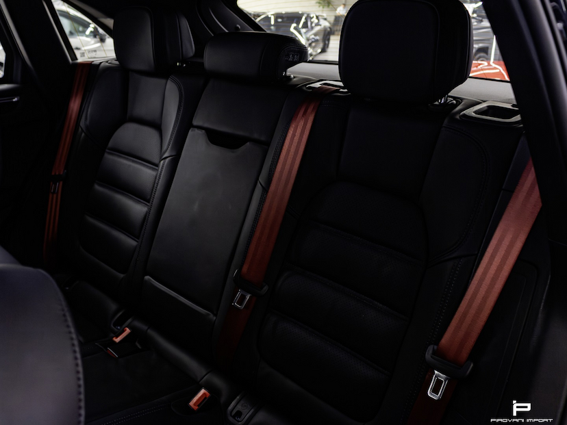 Foto do veículo PORSCHE MACAN 2.9 V6 BITURBO GASOLINA S PDK 2022 20.000 KM 499.990,00