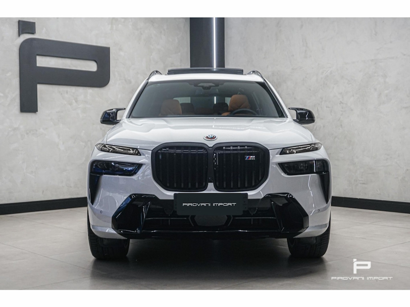 Foto do veículo BMW X7 4.4 V8 GASOLINA M60I STEPTRONIC 2024 18.000 KM 820.000,00