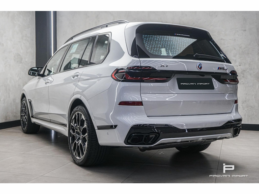 Foto do veículo BMW X7 4.4 V8 GASOLINA M60I STEPTRONIC 2024 18.000 KM 820.000,00
