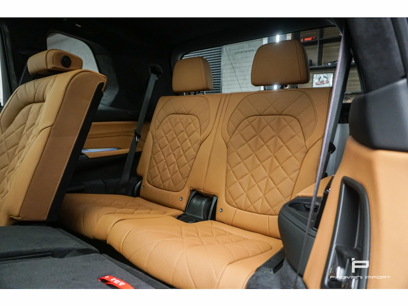Foto do veículo BMW X7 4.4 V8 GASOLINA M60I STEPTRONIC 2024 18.000 KM 820.000,00