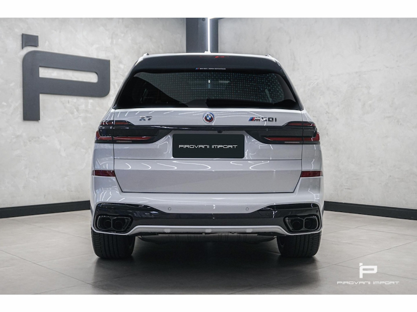Foto do veículo BMW X7 4.4 V8 GASOLINA M60I STEPTRONIC 2024 18.000 KM 820.000,00